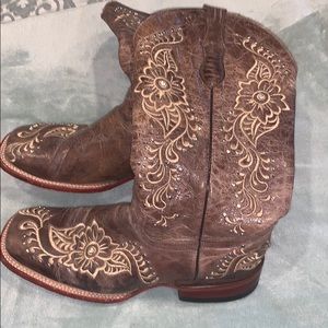Ferrini square toe cowhide boots!